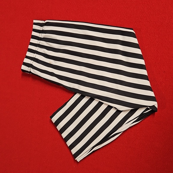 Boutique Pants - Black and white vertical striped leggings OS cosplay Halloween travel casual